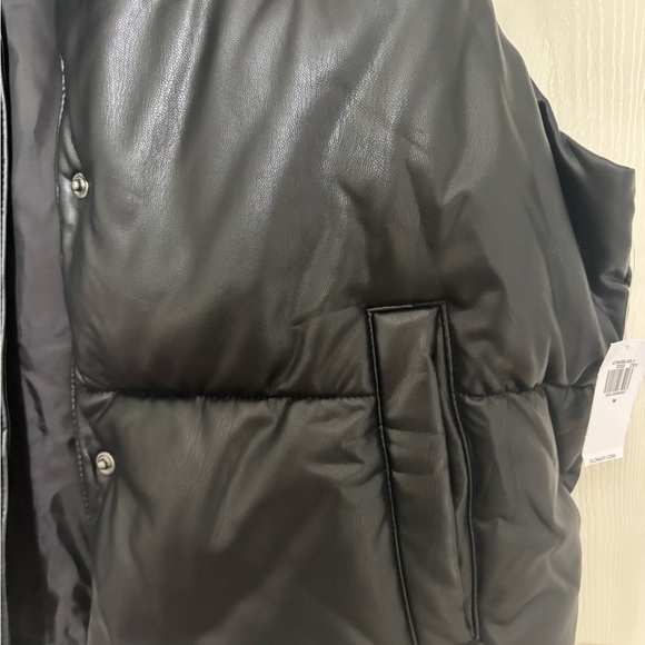 Old Navy Faux Leather Cropped Black Puffer Vest - Picture 3 of 5